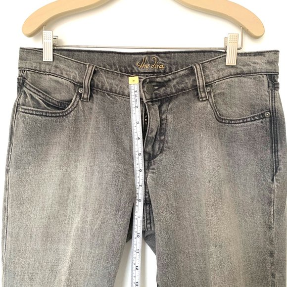 Old Navy 'The Diva' lowest rise boot cut jeans - Picture 8 of 9